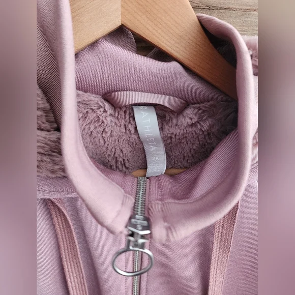 NWT Athleta Triumph Luxe Shine Hoodie - Picture 4 of 9